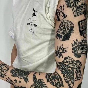 Color and monochrome tattoo
