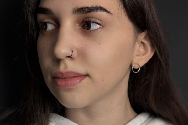 nose piercing pros and cons