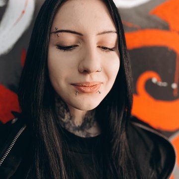 Face piercing