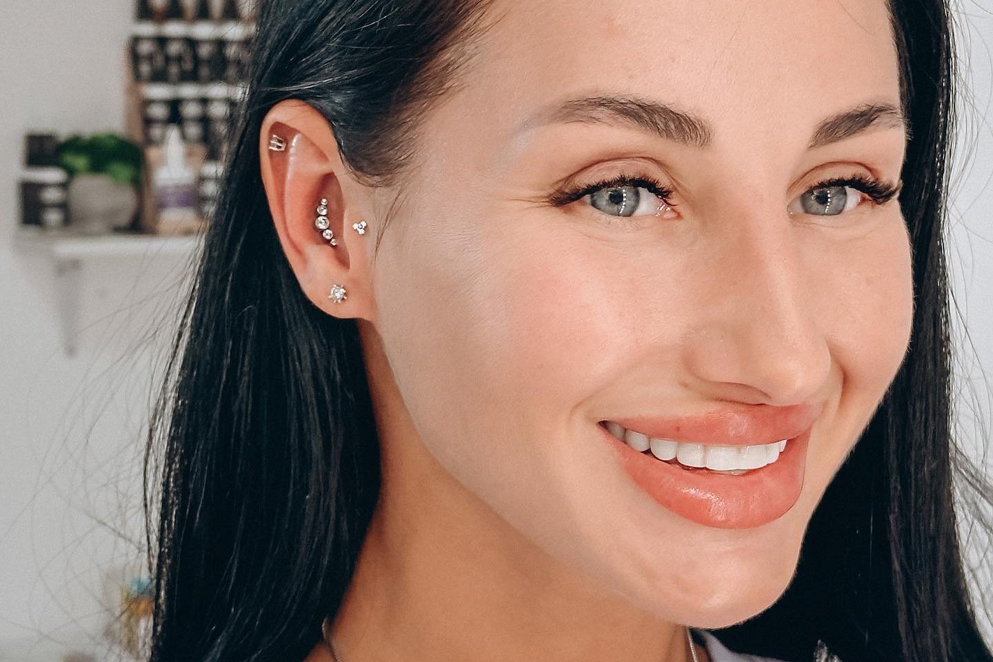 Ear cartilage piercing