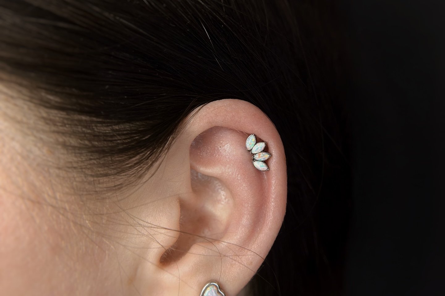 Ear cartilage piercing