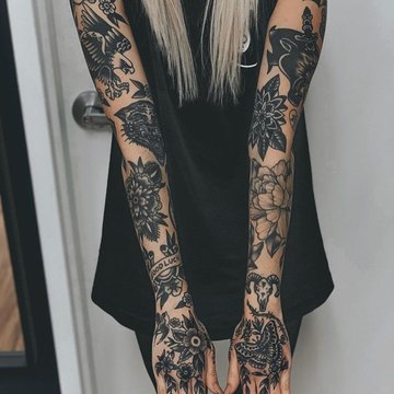 Color and monochrome tattoo