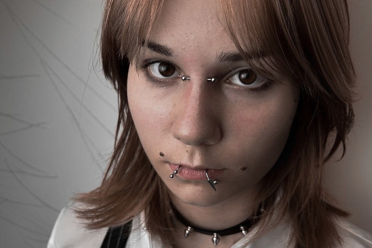 Face piercing