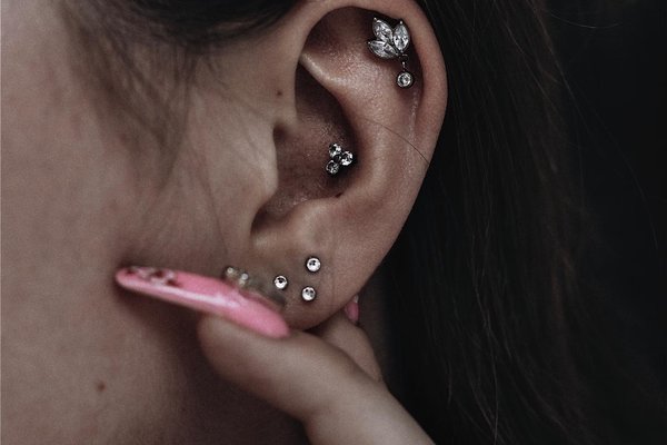 Ear cartilage piercing