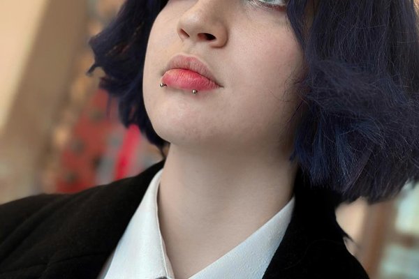 Lower lip piercing