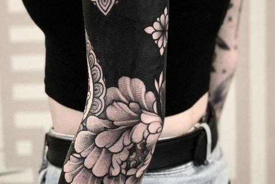 Color and monochrome tattoo