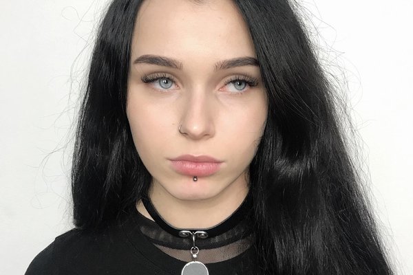 Lower lip piercing