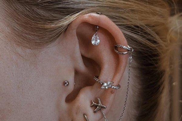 Simple vertical helix piercing with diamond stud