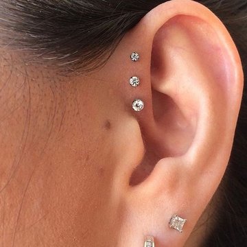 Forward helix piercing with crystal jewelry set