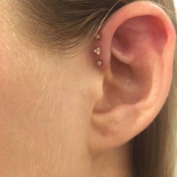Forward helix piercing with crystal jewelry set
