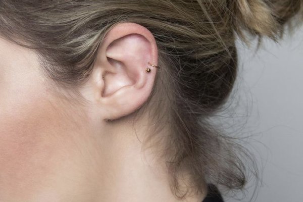 mid helix piercing on cartilage rim