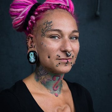 Cheek Piercing