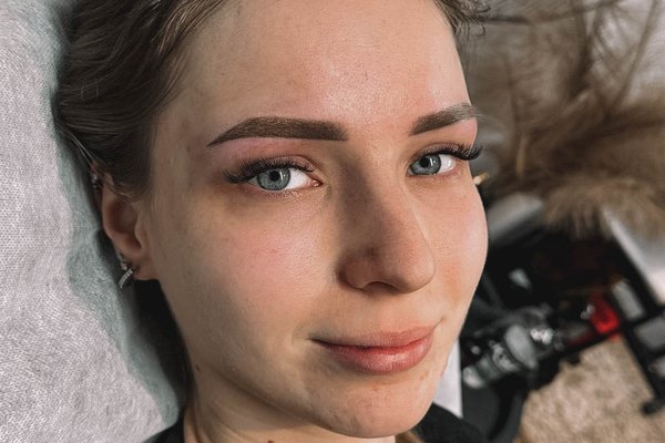 eyebrow feathering healing process