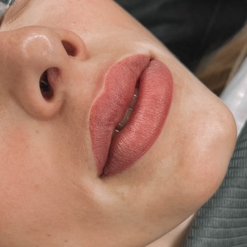 permanent lips tattoo benefits