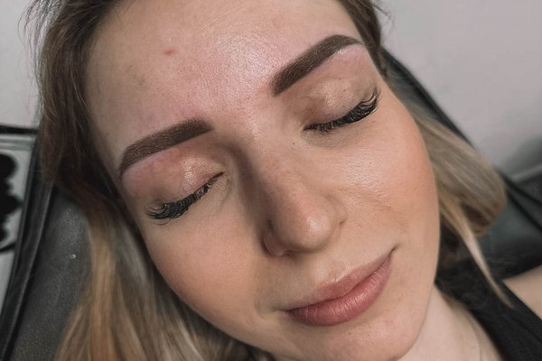 eyebrow feathering healing process