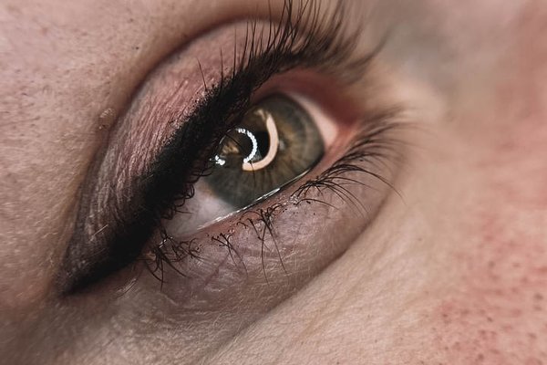Eyeliner permanent makeup