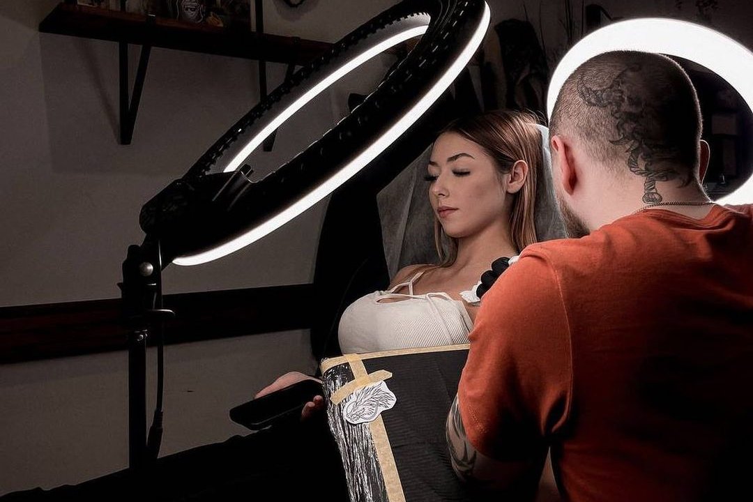 angelina jolie back tattoo